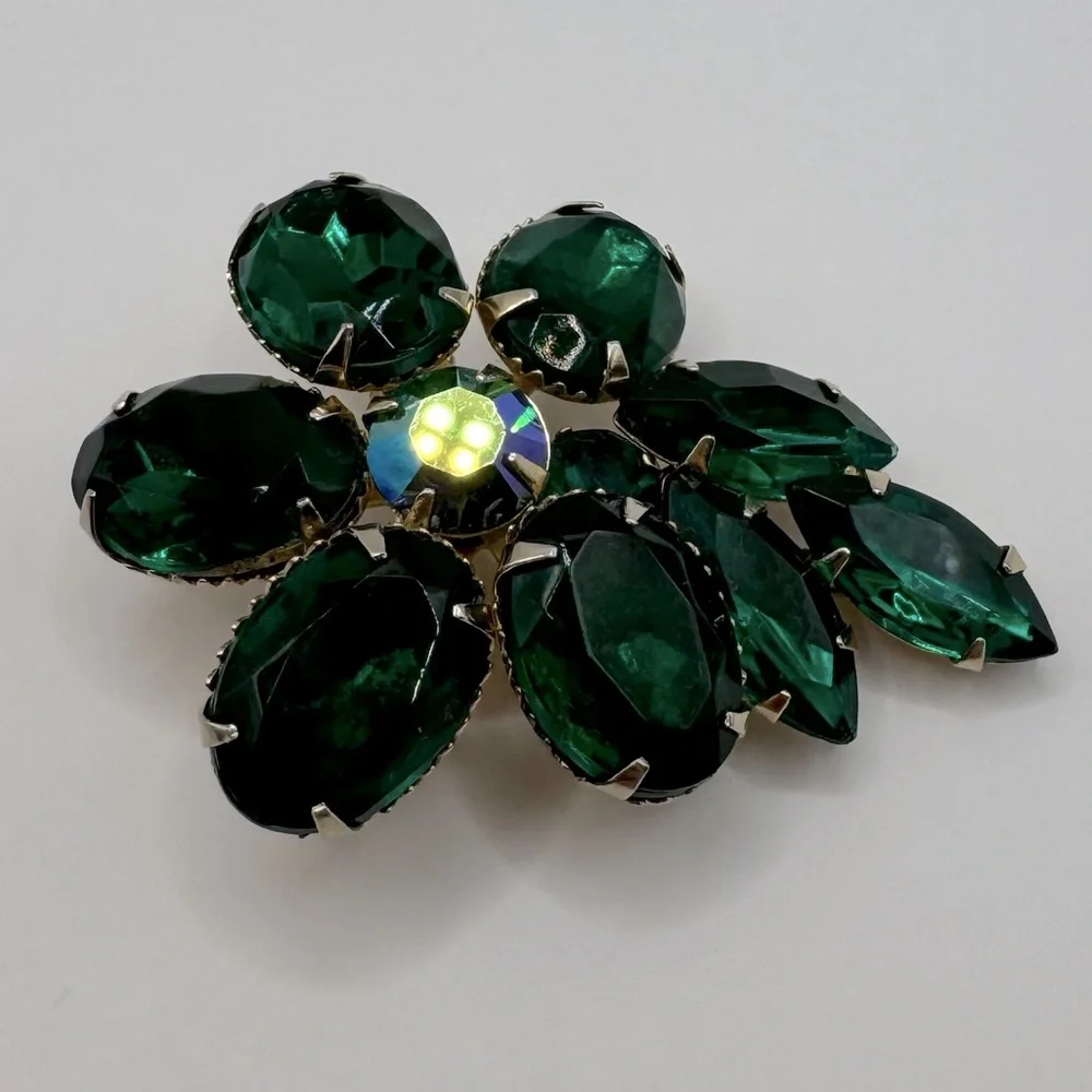 VINTAGE Green Crystal Floral Brooch
